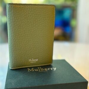 NWOT Mulberry Heritage Vertical Card Wallet in Cambridge Green
